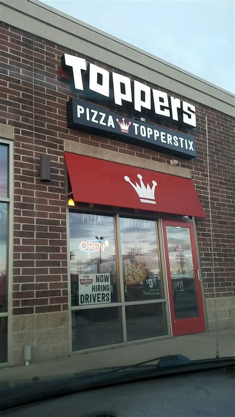 Toppers Classic Pizza. . Toppers menasha